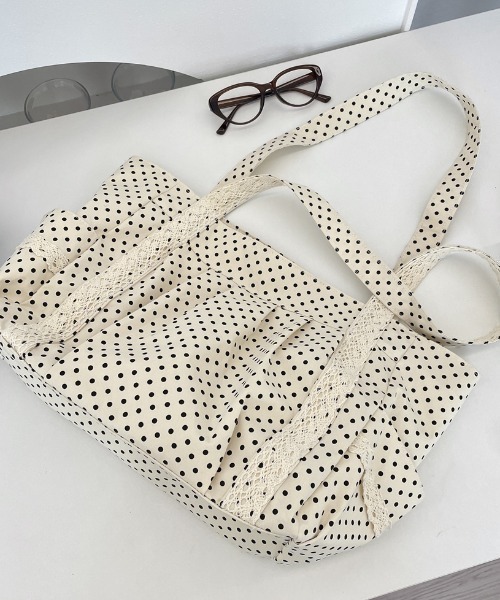 mebole(メボレ)の「dot lace tote bag(トートバッグ・レディース・アイボリー/ブラック・FREE)」の3枚目の写真