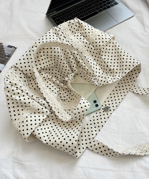mebole(メボレ)の「dot lace tote bag(トートバッグ・レディース・アイボリー/ブラック・FREE)」の4枚目の写真