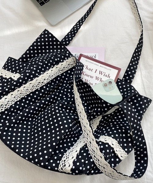 mebole(メボレ)の「dot lace tote bag(トートバッグ・レディース・アイボリー/ブラック・FREE)」の7枚目の写真