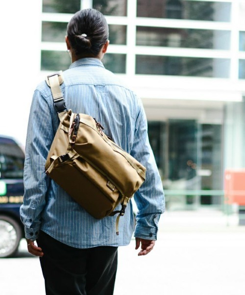 AS2OV(アッソブ)の「【AS2OV/アッソブ】 CORDURA DOBBY 305D MESSENGER BAG / メッセンジャーバッグ ショルダーバッグ(メッセンジャーバッグ・メンズ・ブラック/カーキ・FREE)」の6枚目の写真