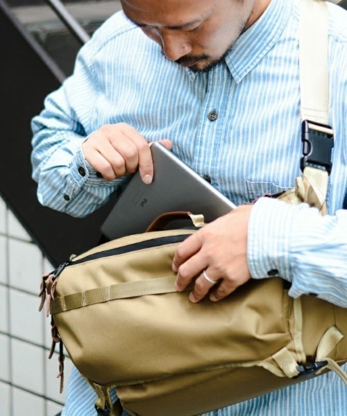 AS2OV(アッソブ)の「【AS2OV/アッソブ】 CORDURA DOBBY 305D MESSENGER BAG / メッセンジャーバッグ ショルダーバッグ(メッセンジャーバッグ・メンズ・ブラック/カーキ・FREE)」の7枚目の写真