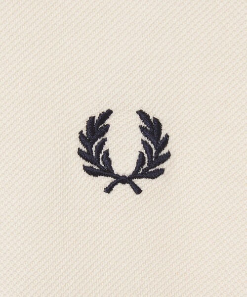 FRED PERRY(フレッドペリー)の「【別注】<FRED PERRY>ロングスリーブ Tシャツ(Tシャツ/カットソー・メンズ・ダークブラウン/オフホワイト/ダークグレー・XL/L/M)」の5枚目の写真