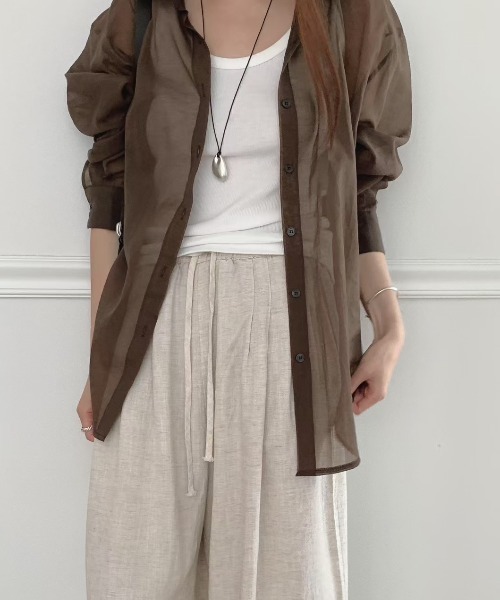 FAVORITO(ファヴォリート)の「デザインシアーシャツ(シャツ/ブラウス・レディース・ベージュ/ブラウン・F)」の3枚目の写真