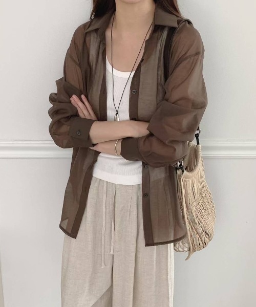 FAVORITO(ファヴォリート)の「デザインシアーシャツ(シャツ/ブラウス・レディース・ベージュ/ブラウン・F)」の5枚目の写真