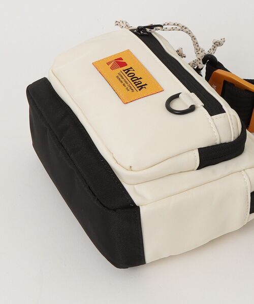 KODAK(コダック)の「コダックアパレル Essential Square Mini Cross Bag 2.0(ショルダーバッグ・メンズ・アイボリー・フリ-)」の6枚目の写真