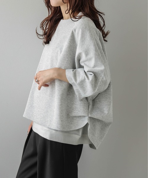 La-gemme(ラジェム)の「ドルマンスリーブトップス/レザー調タグ/快適ポンチ素材(Tシャツ/カットソー・レディース・ブラック/ベージュ/カーキ/杢グレー・フリー)」の1枚目の写真