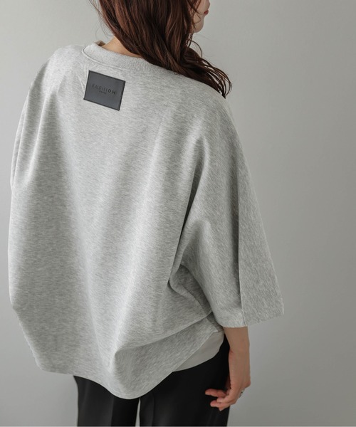 La-gemme(ラジェム)の「ドルマンスリーブトップス/レザー調タグ/快適ポンチ素材(Tシャツ/カットソー・レディース・ブラック/ベージュ/カーキ/杢グレー・フリー)」の13枚目の写真