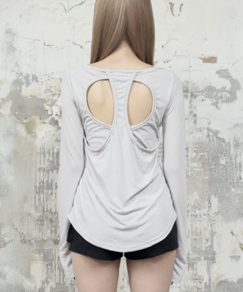 ETRE AU SOMMET(エトレオソメ)の「Back Double Cross Printing Long Sleeve (Gray)(Tシャツ/カットソー・レディース・チャコールグレー・FREE)」の3枚目の写真