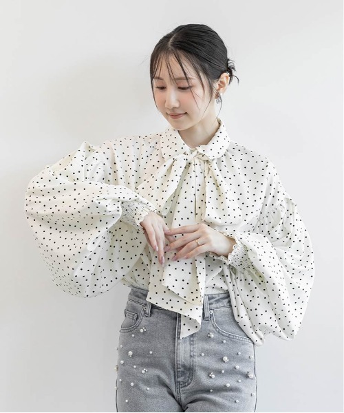 RANDA(ランダ)の「ボウタイ付きバルーンスリーブブラウス(シャツ/ブラウス・レディース・クリーム/ホワイト/ブラック・FREE)」の8枚目の写真