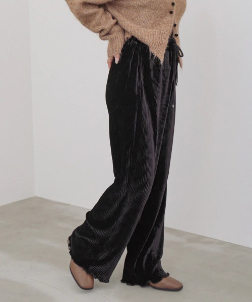 Bab(バブ)の「【S・Mサイズ展開】ベロアウェーブプリーツイージーパンツ(その他パンツ・レディース・ブラック/グレイッシュベージュ/ブラウン・SMALL/MEDIUM)」の12枚目の写真