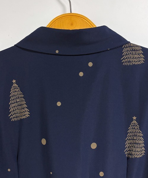 ONEP STAR（ワンピスター）の「ツリー総柄ウエストリボンシャツワンピース（ワンピース・レディース・ネイビー・MEDIUM/X-LARGE/LARGE）」の9枚目の写真