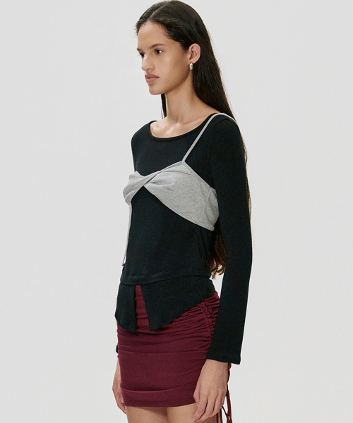 KIMZISU(キムジス)の「Twisted Bra Layer T-shirt_BLACK(Tシャツ/カットソー・レディース・ブラック・SMALL/MEDIUM)」の2枚目の写真