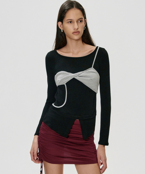 KIMZISU(キムジス)の「Twisted Bra Layer T-shirt_BLACK(Tシャツ/カットソー・レディース・ブラック・SMALL/MEDIUM)」の4枚目の写真