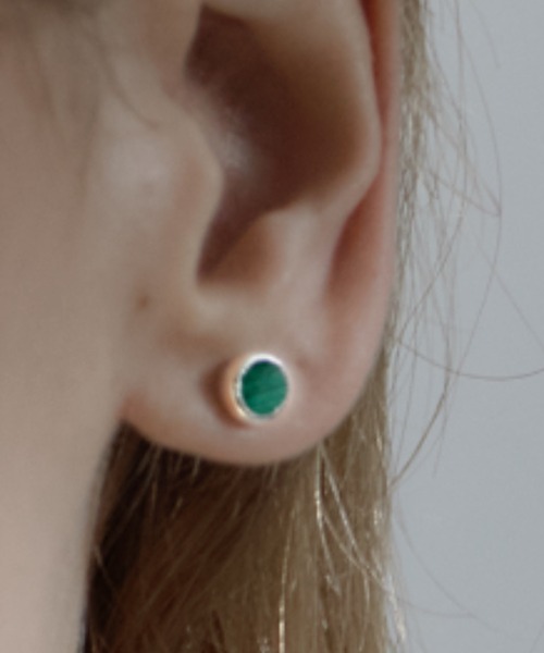 quip queint(クイップクエイント)の「【quip queint】palette pierce/パレット ピアス(ピアス(両耳用)・レディース・ホワイト/ブルー/シルバー×オニキス/グリーン・FREE)」の3枚目の写真