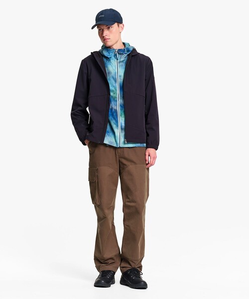 AIGLE（エーグル）の「撥水 防風 ストレッチ ソフトシェル フーデッドジャケット WARM（ブルゾン・メンズ・ダークカーキ/ブラック・L/M）」の5枚目の写真