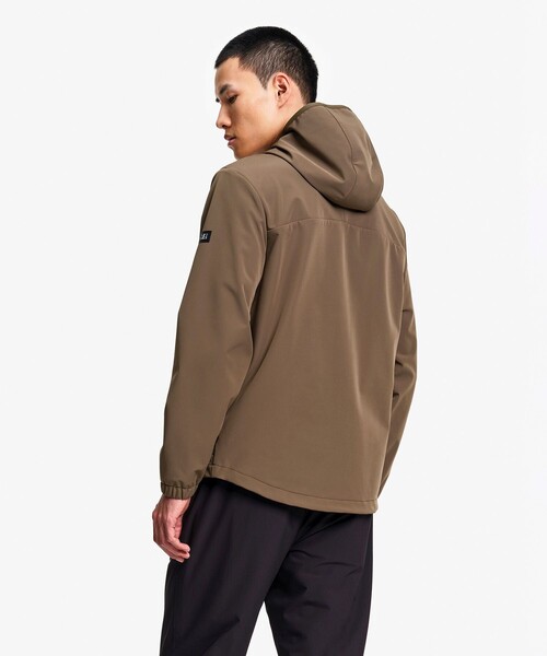 AIGLE（エーグル）の「撥水 防風 ストレッチ ソフトシェル フーデッドジャケット WARM（ブルゾン・メンズ・ダークカーキ/ブラック・L/M）」の17枚目の写真