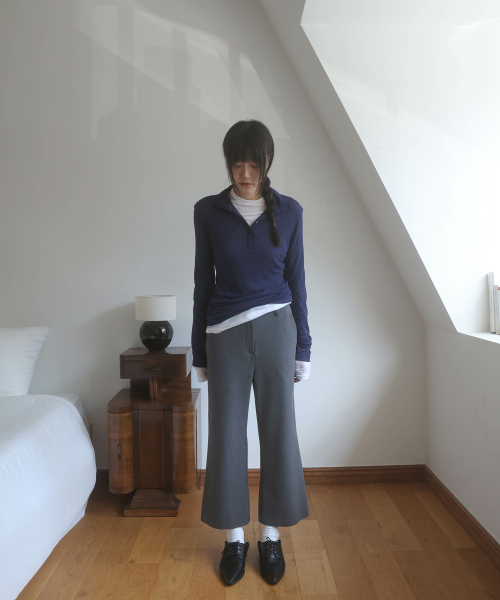 LYNTE（リンテ）の「ファインテクスチャークロップドパンツ（チャコール）（スラックス・レディース・その他・SMALL/MEDIUM）」の3枚目の写真