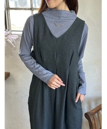 カットシャーリングボトルネックロンT