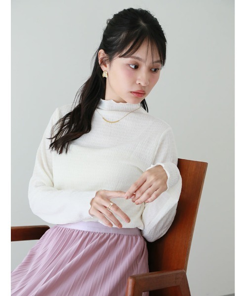 fifth(フィフス)の「カットシャーリングボトルネックロンT(Tシャツ/カットソー・レディース・ブルー/アイボリー/グレイッシュベージュ・M)」の4枚目の写真
