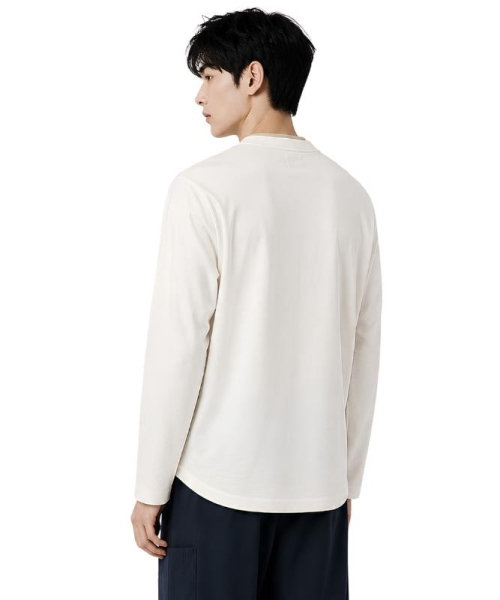 CUSTOMUS（カスタムアース）の「メンズ Vネック レイヤード配色 長袖 Tシャツ CXS26FKVT902 アイビー（Tシャツ/カットソー・メンズ・アイボリー・LARGE/MEDIUM/X-LARGE）」の3枚目の写真