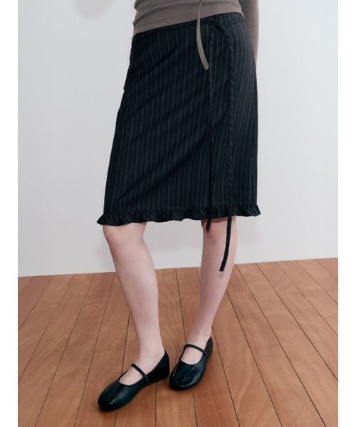 ETMON（エトモン）の「フリルミディスカート ブラック（スカート・レディース・その他・SMALL/MEDIUM）」の2枚目の写真