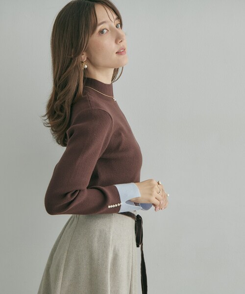 couture brooch(クチュールブローチ)の「【配色デザインがこなれ見え】袖口スリット パール調リブニット【吸湿発熱・静電気防止・抗菌防臭・洗濯機可】(ニット/セーター・レディース・ネイビー/ブラウン系その他/ブラック・38/42/40/36)」の15枚目の写真