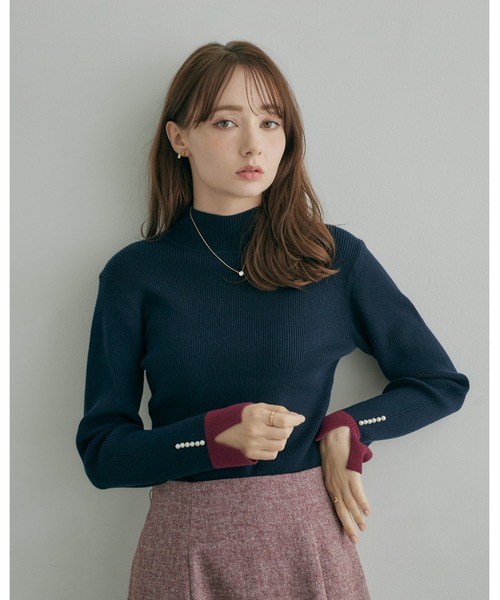 couture brooch(クチュールブローチ)の「【配色デザインがこなれ見え】袖口スリット パール調リブニット【吸湿発熱・静電気防止・抗菌防臭・洗濯機可】(ニット/セーター・レディース・ネイビー/ブラウン系その他/ブラック・38/42/40/36)」の3枚目の写真