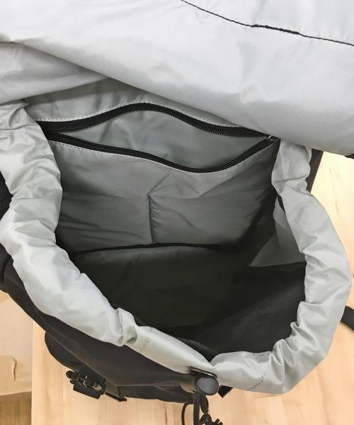 SHIPS(シップス)の「BACH: FLINTSTONE/バッハ フリントストーン(バックパック/リュック・メンズ・ブラック/グリーン/グレー・ONE SIZE)」の5枚目の写真