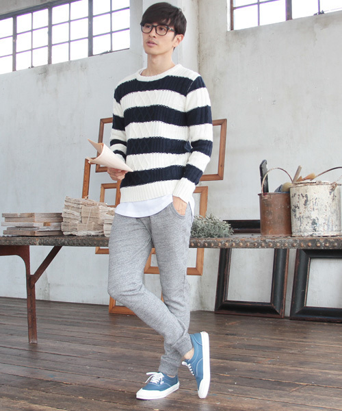 THE CASUAL（カジュアル）の「【ケーブル / フィッシャーマン】ウールミックスクルーネックニット（ニット/セーター・メンズ・オフホワイト/ブラック系その他/ワイン/ネイビー/ホワイト×ネイビー/チャコール/杢グレー/ホワイト/ブラック/チャコールグレー×ブラック・XL/L/S/M）」の17枚目の写真