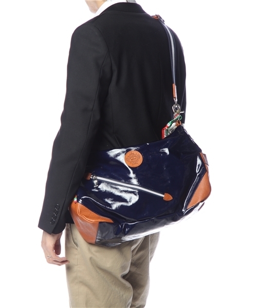 MEN'S BIGI（メンズビギ）の「【Orobianco】オロビアンコ別注 　ショルダーバッグ（ショルダーバッグ・メンズ・ブラック/ブラック×グレー/カーキ/ネイビー・FREE）」の12枚目の写真