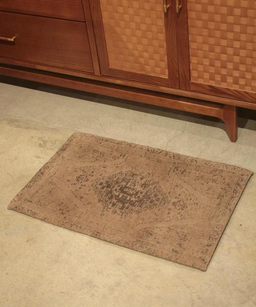 ACME FURNITURE（アクメファニチャー）の「VINE YARD RUG 45x70 バインヤードラグ（ラグ/マット・レディース・ブラウン/チャコールグレー/アイボリー・FREE）」の3枚目の写真