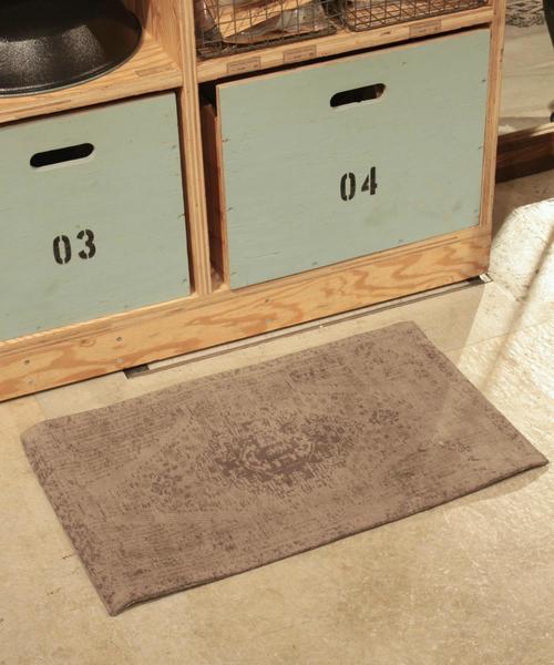 ACME FURNITURE（アクメファニチャー）の「VINE YARD RUG 45x70 バインヤードラグ（ラグ/マット・レディース・ブラウン/チャコールグレー/アイボリー・FREE）」の2枚目の写真