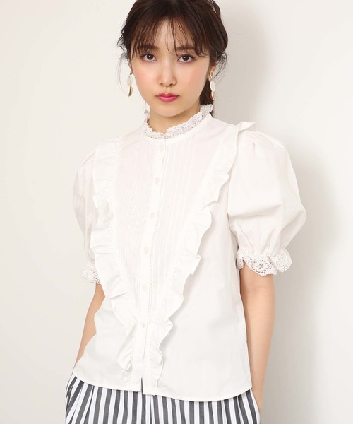 one after another NICE CLAUP（ワンアフターアナザーナイスクラップ）の「Ｖフリルタックブラウス（シャツ/ブラウス・レディース・ブラック/オフホワイト/ボルドー・FREE）」の2枚目の写真