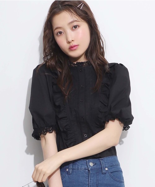 one after another NICE CLAUP（ワンアフターアナザーナイスクラップ）の「Ｖフリルタックブラウス（シャツ/ブラウス・レディース・ブラック/オフホワイト/ボルドー・FREE）」の3枚目の写真