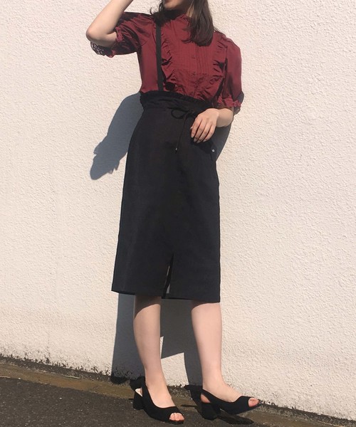 one after another NICE CLAUP（ワンアフターアナザーナイスクラップ）の「Ｖフリルタックブラウス（シャツ/ブラウス・レディース・ブラック/オフホワイト/ボルドー・FREE）」の9枚目の写真