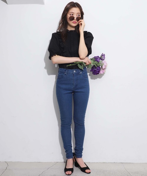 one after another NICE CLAUP（ワンアフターアナザーナイスクラップ）の「Ｖフリルタックブラウス（シャツ/ブラウス・レディース・ブラック/オフホワイト/ボルドー・FREE）」の12枚目の写真