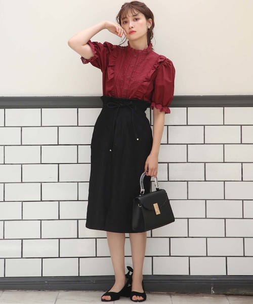 one after another NICE CLAUP（ワンアフターアナザーナイスクラップ）の「Ｖフリルタックブラウス（シャツ/ブラウス・レディース・ブラック/オフホワイト/ボルドー・FREE）」の4枚目の写真