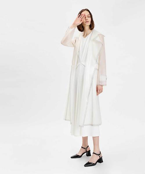 CHARLES & KEITH(チャールズ & キース)の「アンクルストラップフレアヒール / ANKLE STRAP FLARE HEELS(サンダル・レディース・ブラック/レッド/ピンク・22.5cm/23cm/23.5cm/24.5cm/25cm/25.5cm)」の8枚目の写真