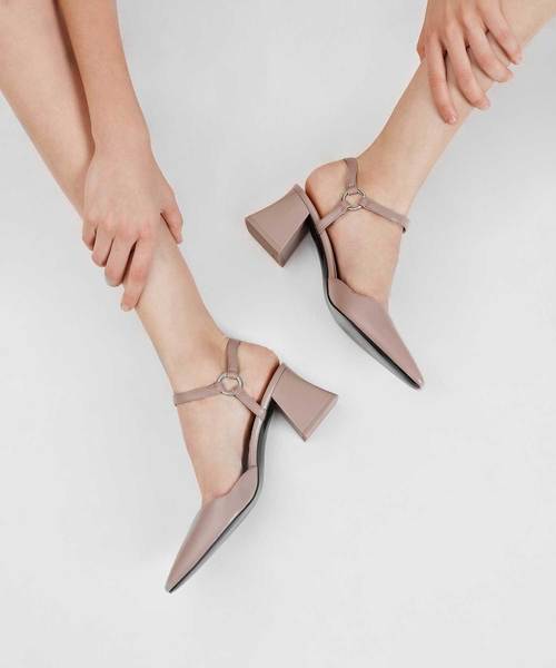 CHARLES & KEITH(チャールズ & キース)の「アンクルストラップフレアヒール / ANKLE STRAP FLARE HEELS(サンダル・レディース・ブラック/レッド/ピンク・22.5cm/23cm/23.5cm/24.5cm/25cm/25.5cm)」の10枚目の写真