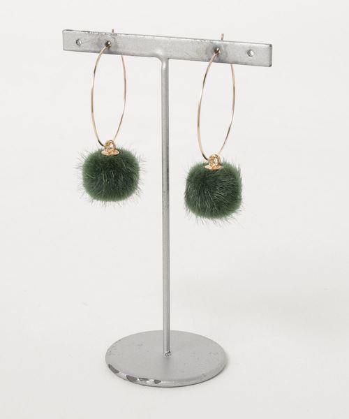 tone(トーン)の「【HO’OKAHI】Furball×Hoop Pierce(ピアス(両耳用)・レディース・ネイビー/ブラウン/グリーン/アイボリー/ボルドー・FREE)」の3枚目の写真