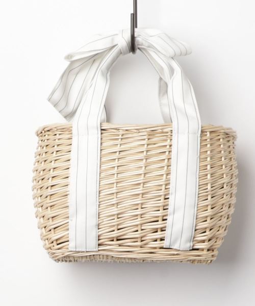 Rewde(ルゥデ)の「ハンドルリボンカゴBAG(9R18-KB2011)(かごバッグ・レディース・ホワイト/ブラック/ネイビー・FREE)」の4枚目の写真