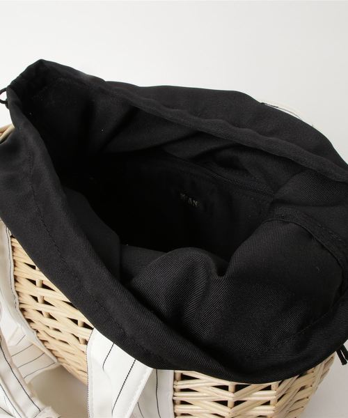 Rewde(ルゥデ)の「ハンドルリボンカゴBAG(9R18-KB2011)(かごバッグ・レディース・ホワイト/ブラック/ネイビー・FREE)」の6枚目の写真