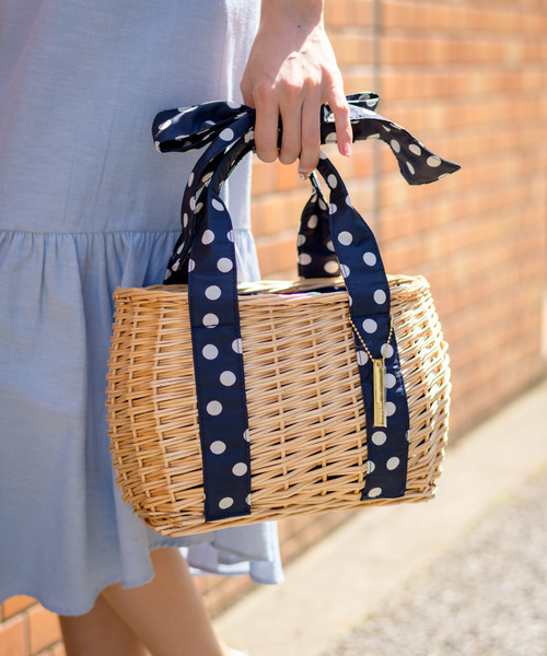 Rewde(ルゥデ)の「ハンドルリボンカゴBAG(9R18-KB2011)(かごバッグ・レディース・ホワイト/ブラック/ネイビー・FREE)」の3枚目の写真