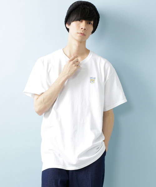 UCLA(ユーシーエルエー)の「MONO-MART×UCLA 別注 ロゴ刺繍 プリント半袖Tee オーバーサイズカットソー(Tシャツ/カットソー・メンズ・ホワイト/ブラック/ネイビー/オレンジ/グリーン/ナチュラル・M/L/XL)」の2枚目の写真