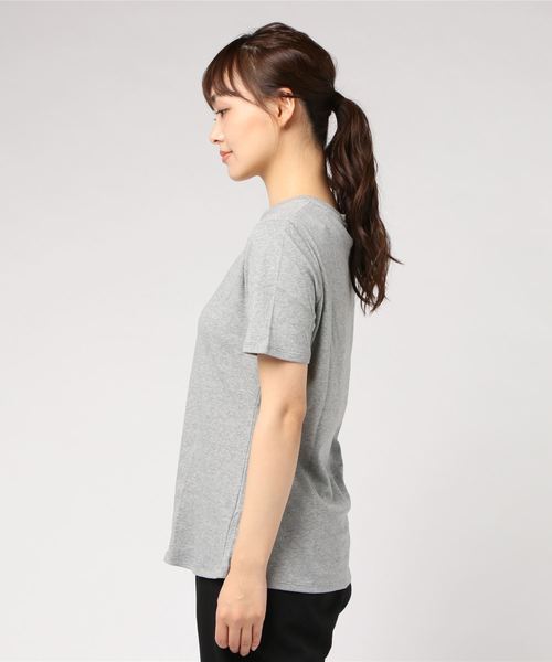 Pierrot（ピエロ）の「ネックが選べる シルケットコットンTシャツ（Tシャツ/カットソー・レディース・ネイビー/ブラック系その他/ベージュ系その他/ブラック/ホワイト系その他/オフホワイト/杢グレー/ブルー系その他/ブラウン系その他/モカ/グレー系その他/グレイッシュベージュ・L/M）」の13枚目の写真