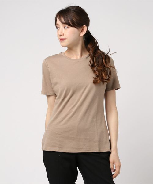 Pierrot（ピエロ）の「ネックが選べる シルケットコットンTシャツ（Tシャツ/カットソー・レディース・ネイビー/ブラック系その他/ベージュ系その他/ブラック/ホワイト系その他/オフホワイト/杢グレー/ブルー系その他/ブラウン系その他/モカ/グレー系その他/グレイッシュベージュ・L/M）」の17枚目の写真