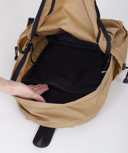 SHIPS(シップス)の「Drifter:クラシックパック◇(バックパック/リュック・レディース・ブラック/ベージュ・ONE SIZE)」の13枚目の写真