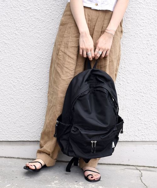 SHIPS(シップス)の「Drifter:クラシックパック◇(バックパック/リュック・レディース・ブラック/ベージュ・ONE SIZE)」の15枚目の写真