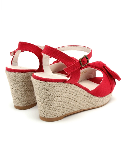 earth music&ecology(アースミュージックアンドエコロジー)の「★Ray・with6月号掲載★キャンバスウェッジサンダル(サンダル・レディース・アイボリー/イエロー/レッド・24cm/24.5cm/23.5cm/22.5cm/23cm)」の11枚目の写真