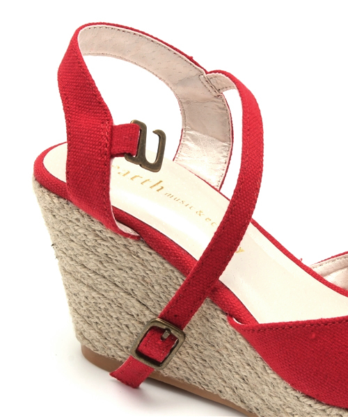 earth music&ecology(アースミュージックアンドエコロジー)の「★Ray・with6月号掲載★キャンバスウェッジサンダル(サンダル・レディース・アイボリー/イエロー/レッド・24cm/24.5cm/23.5cm/22.5cm/23cm)」の5枚目の写真